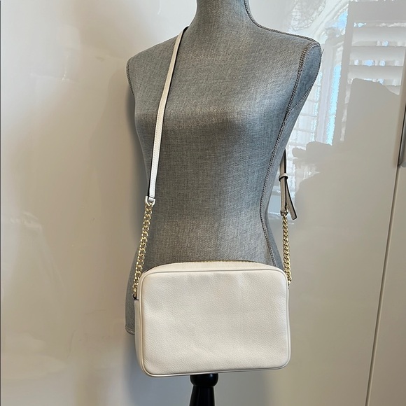 Michael Kors NWOT White Fultan Large Pebbled Leather Crossbody Bag Gold Accent - Picture 5 of 14